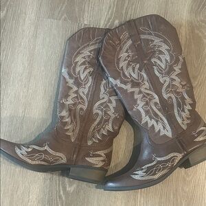 Coconuts by Matisse Brown Embroidered Boots